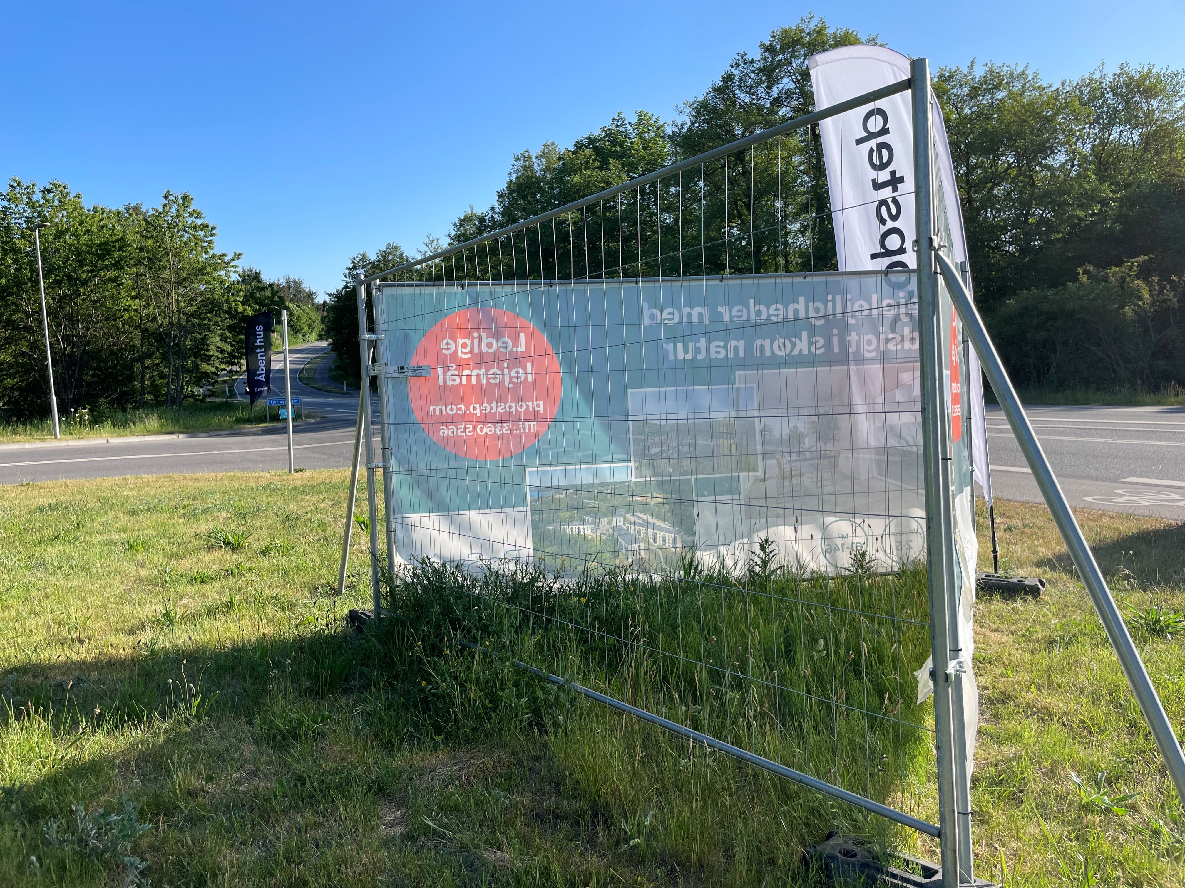 Meshbanner på byggeplads hegn Meshbanner på byggeplads hegn